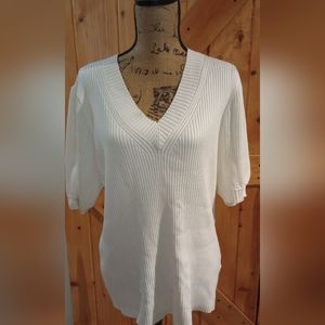 Short sleeve sweater